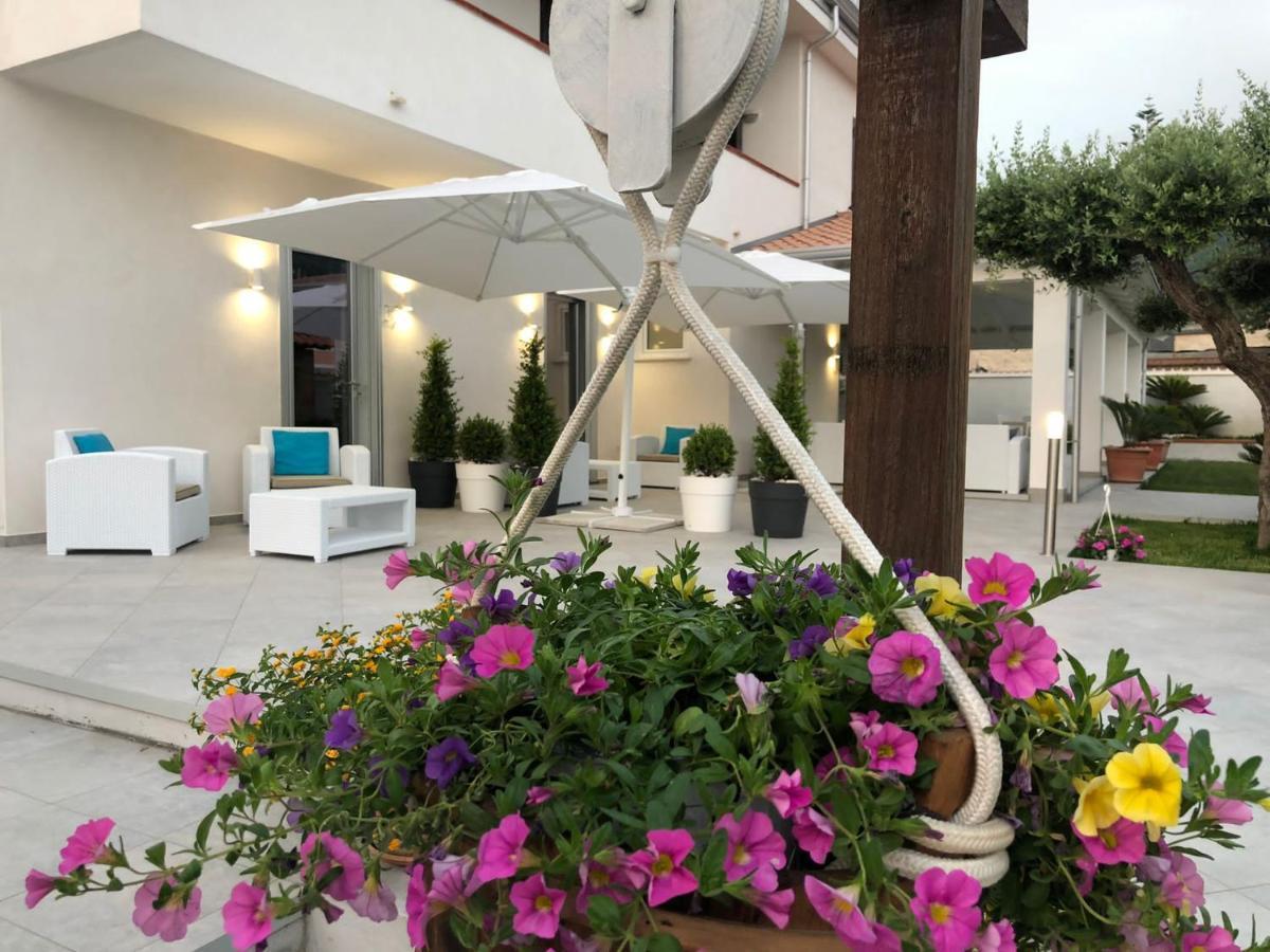 Invilla Bed&Breakfast - Quality Rooms Santa Maria di Castellabate Exterior foto