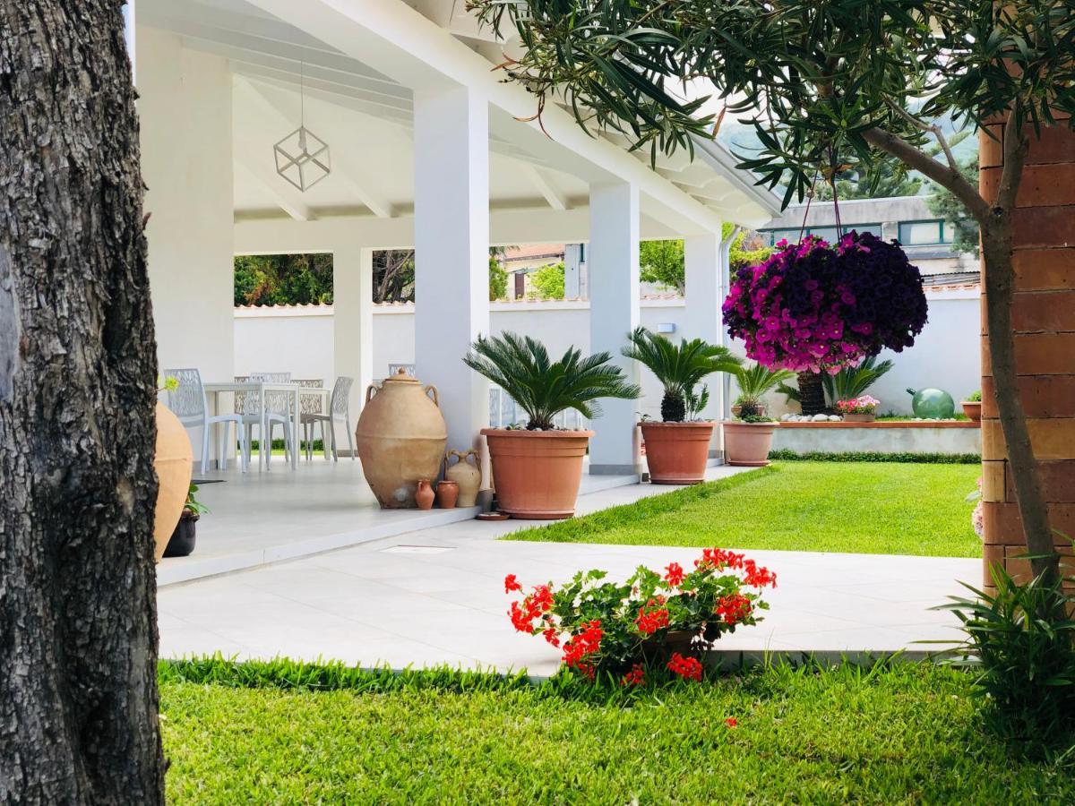 Invilla Bed&Breakfast - Quality Rooms Santa Maria di Castellabate Exterior foto
